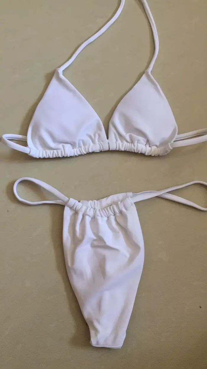 Maillot de bain brésilien jaune fluo
