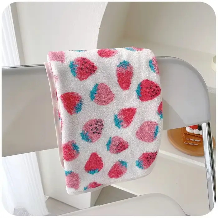 Serviette de bain en microfibre, impression de fraises, serviette pour le visage, pour adultes et en