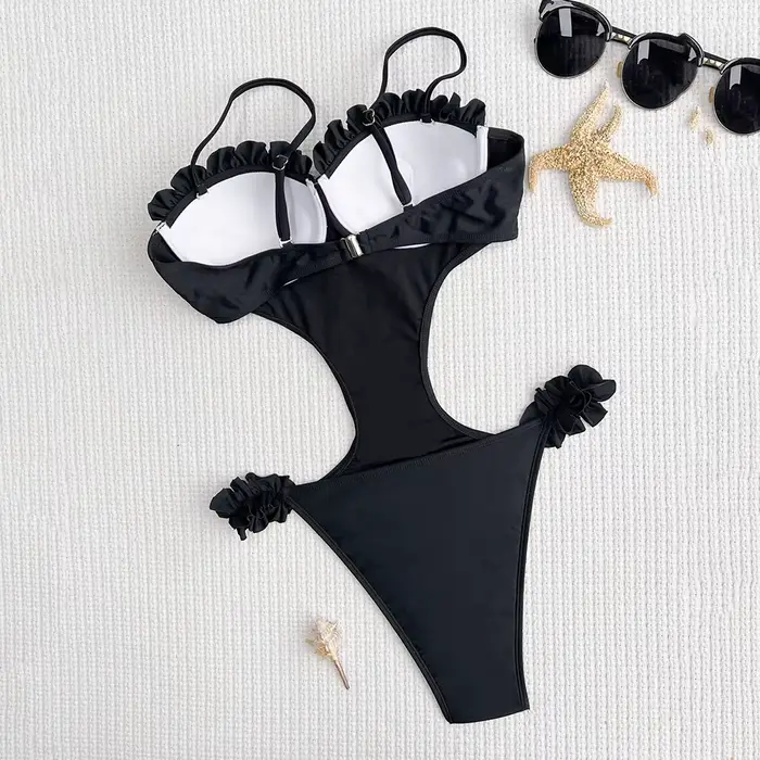 Maillot de bain une pièce à bords volantés
