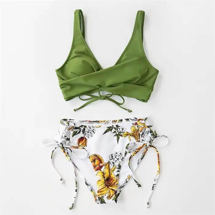 Maillot de bain bikini femme devant croisé à lacets