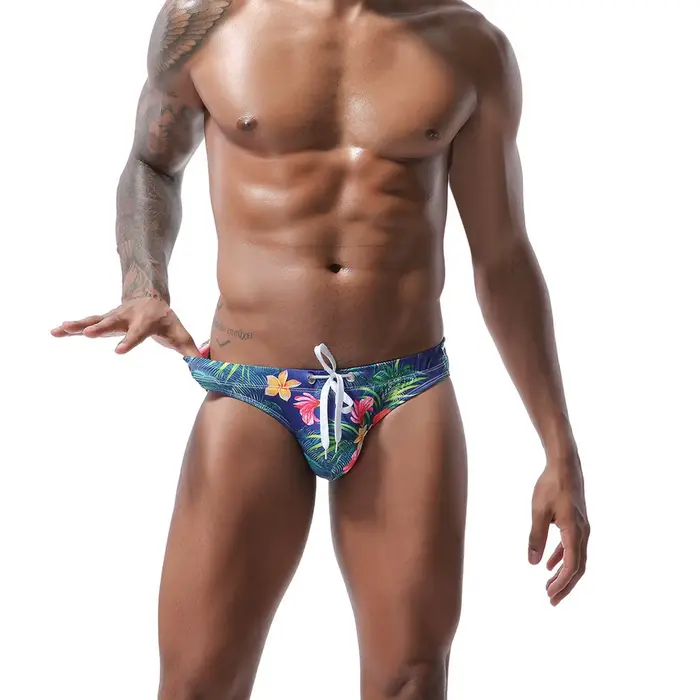 Maillot de bain d'été Sexy pour hommes, bas de Bikini, vêtements de plage, slip de bain avec cordon 