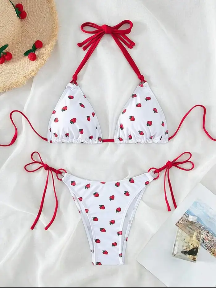 Maillot de bain deux pièces imprimé fraise
