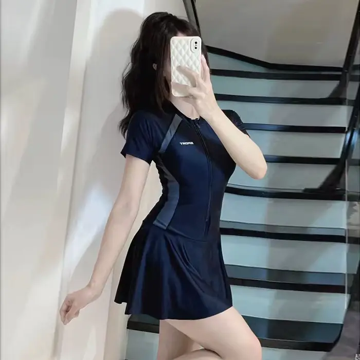 Maillot de bain une pièce à manches longues pour femmes, offre spéciale de la saison, nouveau Style 
