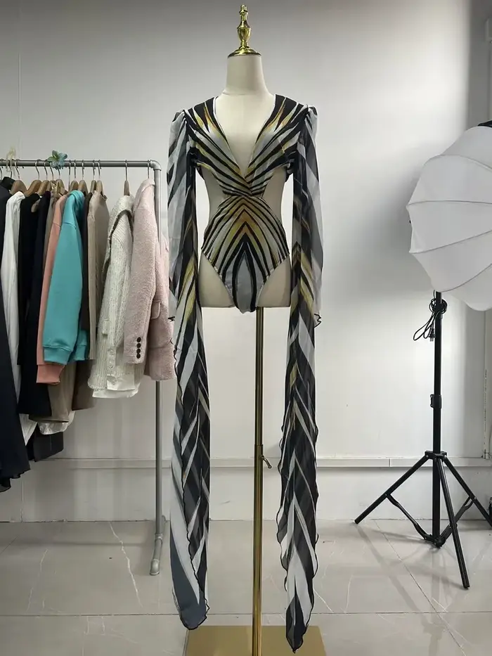 Vzvn 2026 Nouveauté Maillot de bain une pièce sexy pour femme, imprimé tendance, manches longues, te